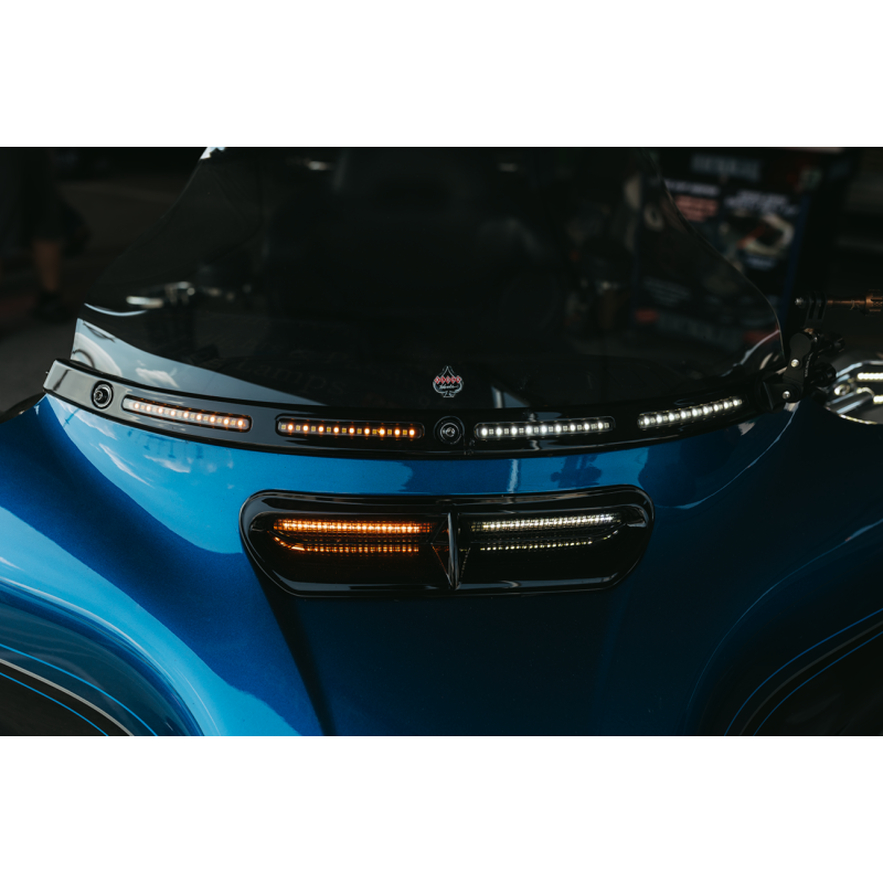 CUSTOM DYNAMICS INSERT LEDVENT AM/WHT Black Application Shot - Driven Powersports