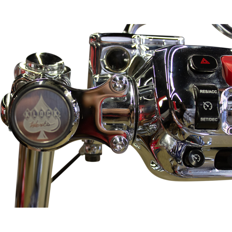 KLOCK WERKS MOUNT IO CHALENGR Chrome Application Shot - Driven Powersports