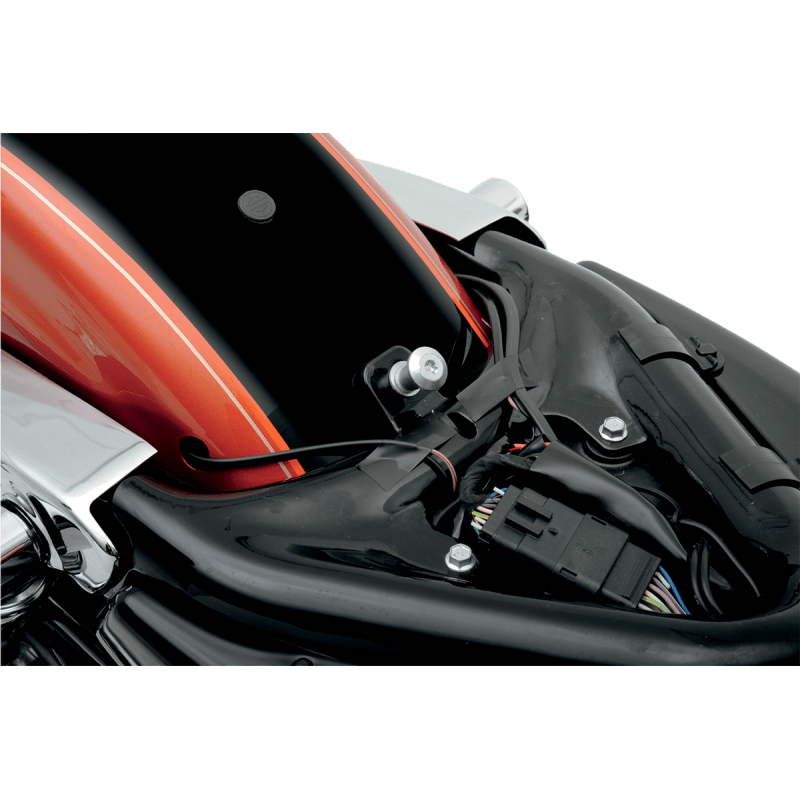 DRAG SPECIALTIES MOUNT SPSOLO 04 - 6/10 - 19 - DRIVEN Canada's Powersports 0820 - 0048