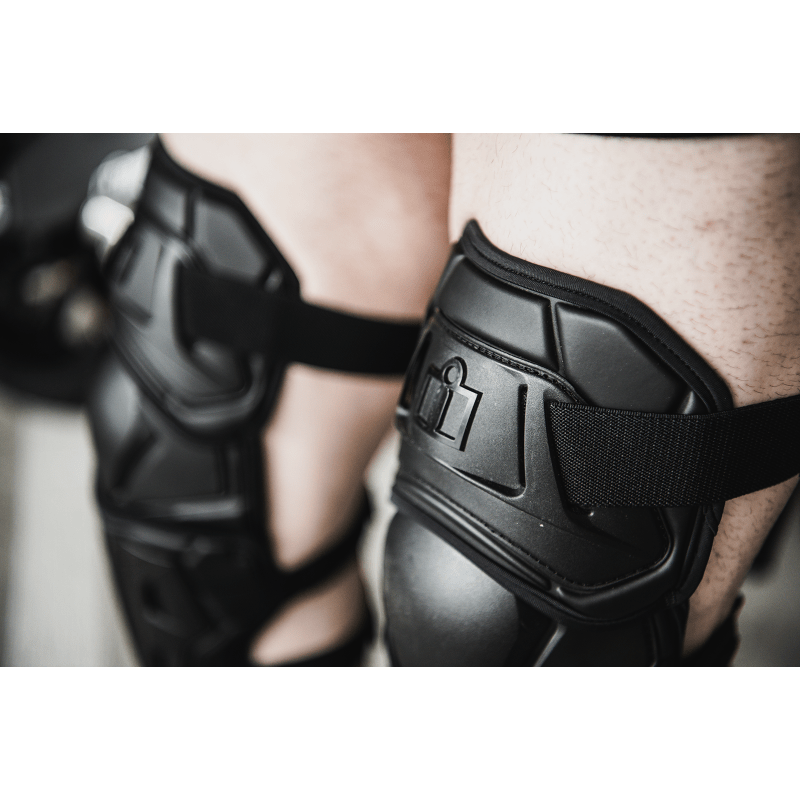 ICON KNEE FIELD ARMOR3 - DRIVEN Canada's Powersports 2704 - 04942704 - 0494