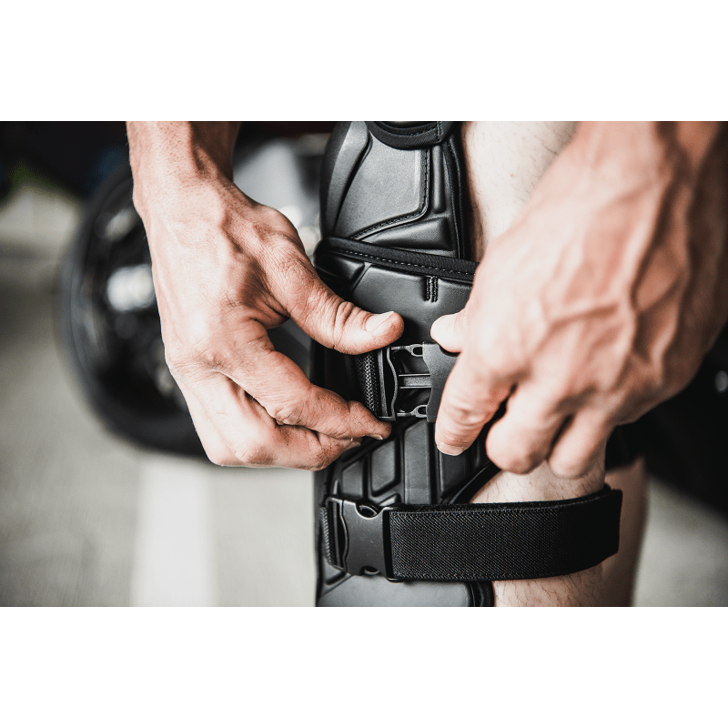 ICON KNEE FIELD ARMOR3 - DRIVEN Canada's Powersports 2704 - 04942704 - 0494