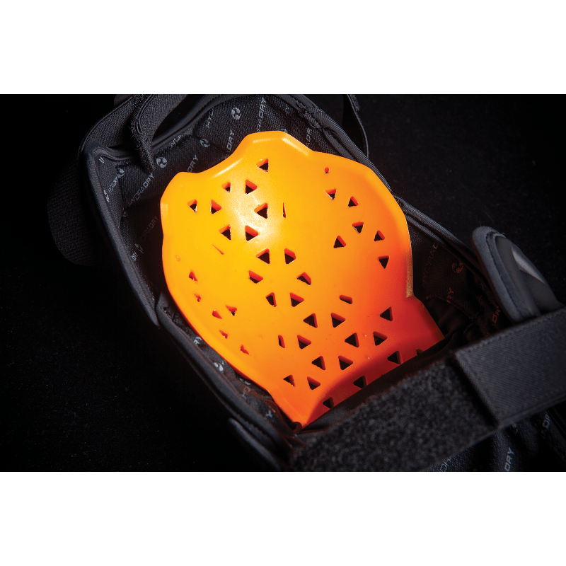 ICON KNEE FIELD ARMOR3 - DRIVEN Canada's Powersports 2704 - 04942704 - 0494