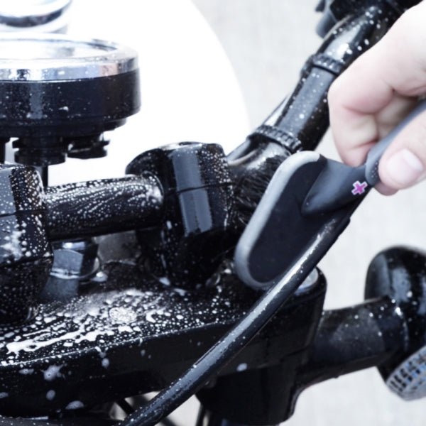 MUC OFF DETAILING BRUSH (372) - DRIVEN Canada's Powersports 5037835372007372