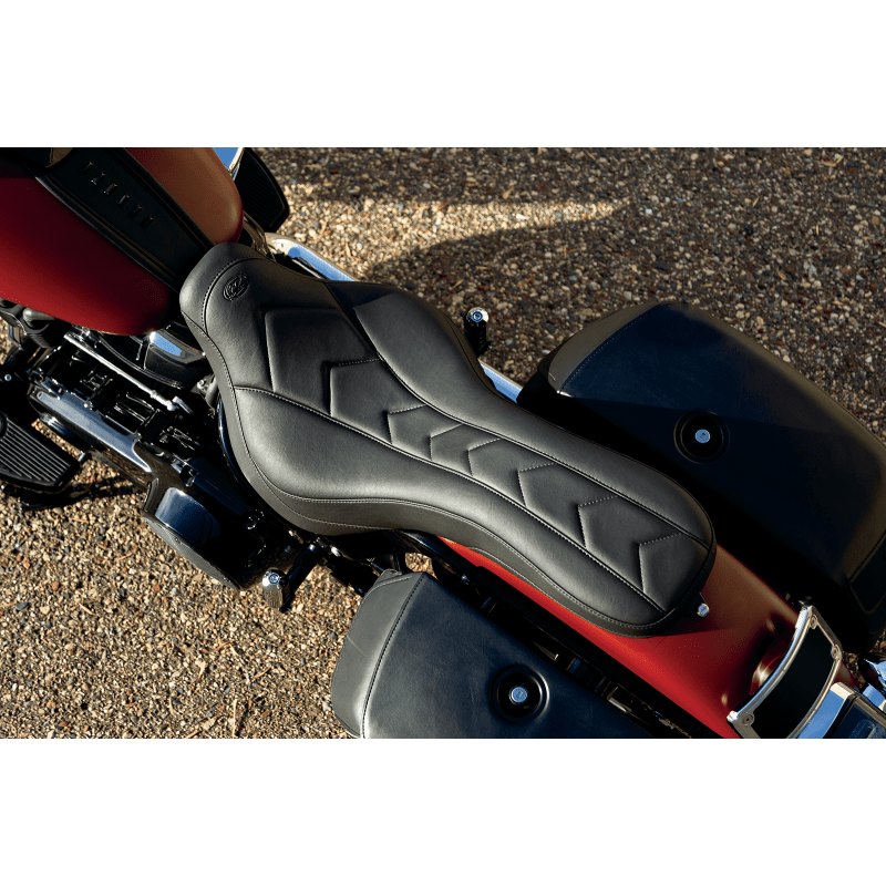 MUSTANG SEAT DAYTRPR FLHC&FLDE 18 (75884) - DRIVEN Canada's Powersports 75884