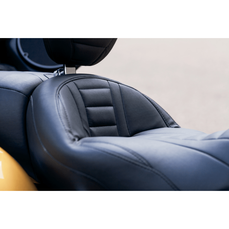 MUSTANG SEAT DELUXE TOURING FLH (79006) - DRIVEN Canada's Powersports 79006