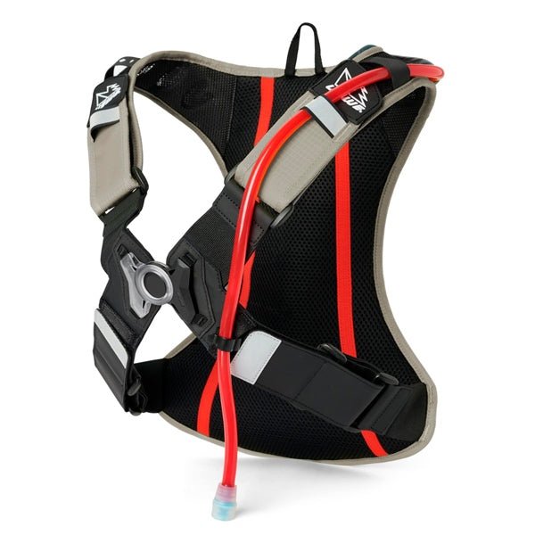 USWE OUTLANDER MOTO 4L HYDRATION PACK SAND (204077021) - DRIVEN Canada's Powersports 779422371653204077021