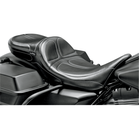LE PERA 08-19 FLHT MAVERICK SEAT LONG Application Shot - Driven Powersports