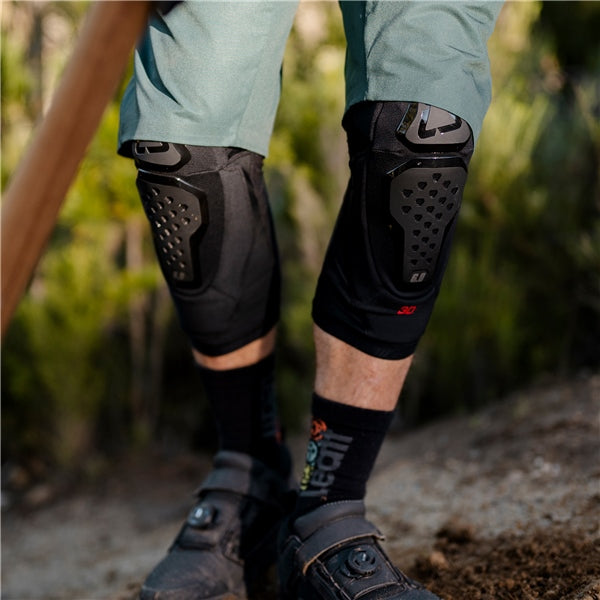 Leatt 6.0 Evo Knee Guard Black 2XL - Driven Powersports