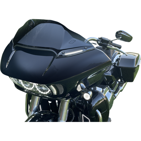 CUSTOM DYNAMICS TRIM W-SHLD FLTR Black Application Shot - Driven Powersports