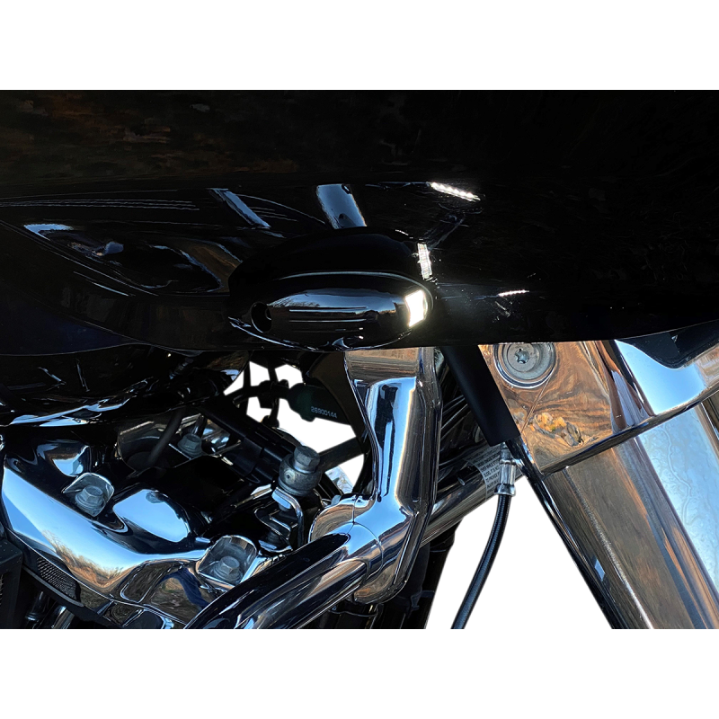 CUSTOM DYNAMICS SIGNAL FLTR GLOSS Black Application Shot - Driven Powersports