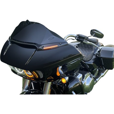 CUSTOM DYNAMICS TRIM W-SHLD FLTR Black Application Shot - Driven Powersports