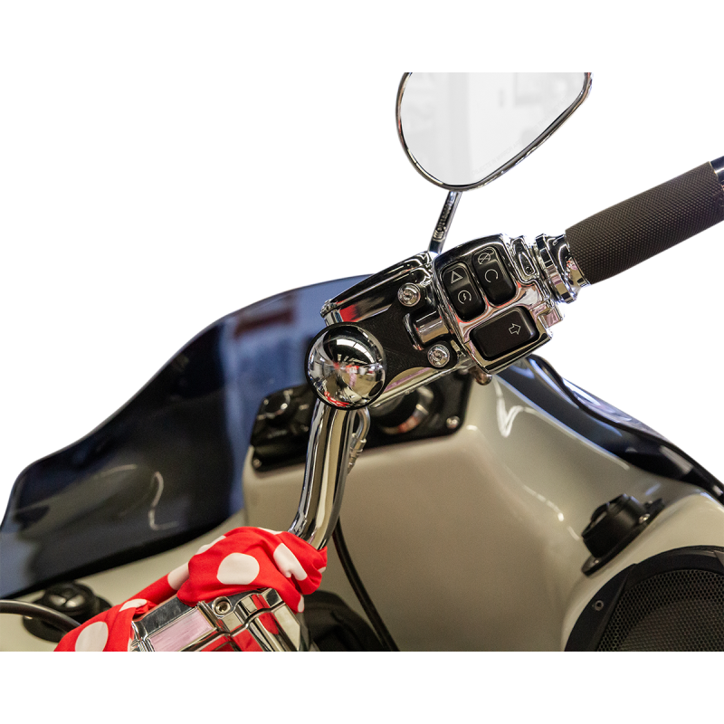 KLOCK WERKS MOUNT IO UNIV HD Black Application Shot - Driven Powersports