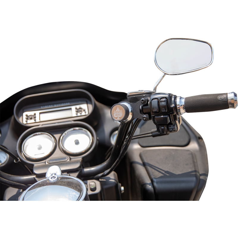 KLOCK WERKS MOUNT IO UNIV HD Chrome Application Shot - Driven Powersports