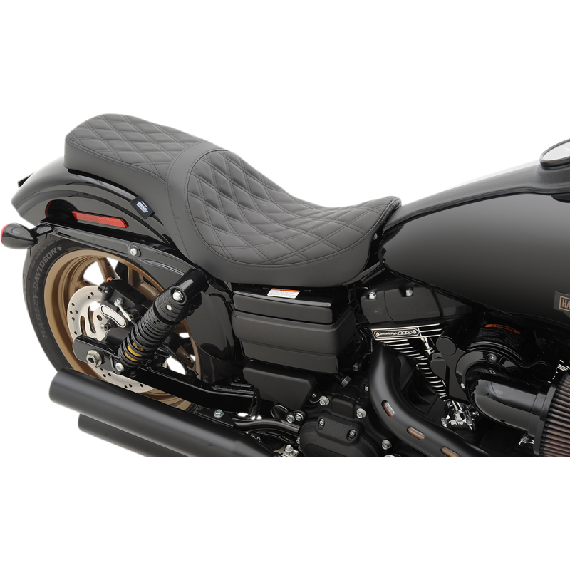 DRAG SPECIALTIES 06-17 FXD SEAT PREDATOR 2UP DIAM Application Shot - Driven Powersports