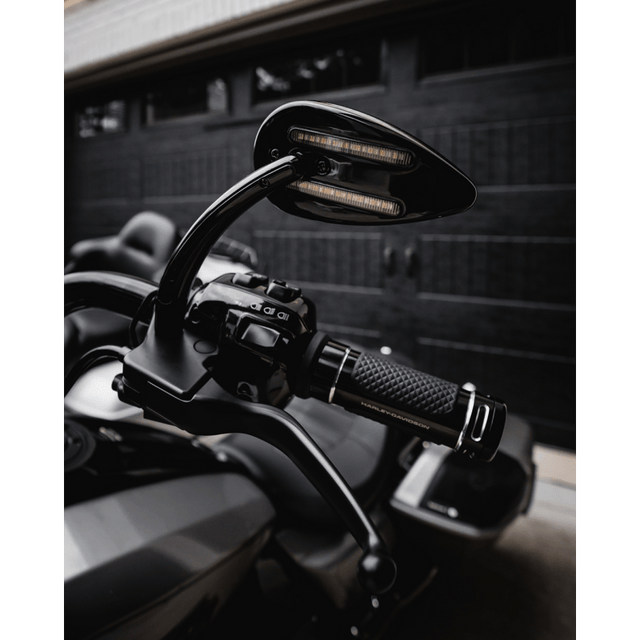 CUSTOM DYNAMICS MIRRORS LED RUN & TURN SIGNAL - DRIVEN Canada's Powersports CD - MIR - PLUG - B