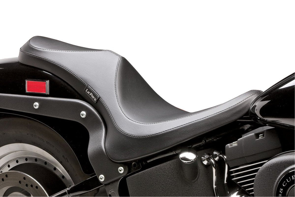LE PERA 00 - 05 FXST/00 - 17 FLST VILLAIN SEAT (LX - 810) - DRIVEN Canada's Powersports LX - 810