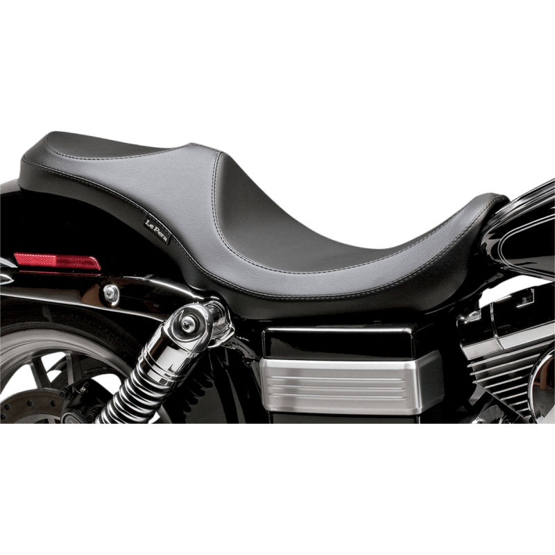 LE PERA 06 - 17 DYNA VILLAIN SMOOTH SEAT (LK - 815) - DRIVEN Canada's Powersports LK - 815