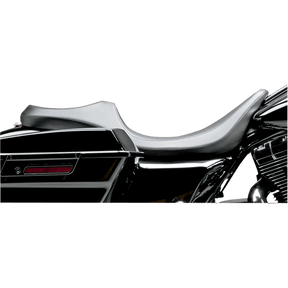 LE PERA 08 - 19 FLHT VILLAIN SEAT LONG SMOOTH (LK - 817DL) - DRIVEN Canada's Powersports LK - 817DL