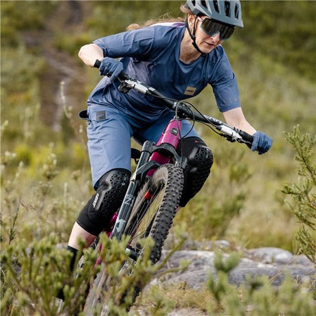 LEATT KNEE GUARD FLEXMESH - DRIVEN Canada's Powersports 60095565774735026011460