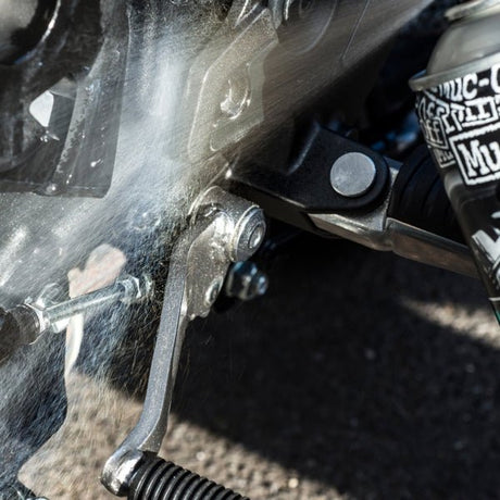 MUC OFF MOTORCYCLE PROTECTANT (500ML) (608US) - DRIVEN Canada's Powersports 5037835608007608US