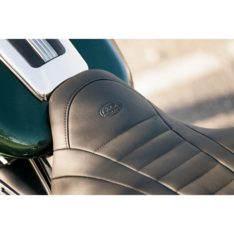 MUSTANG SEAT DELUXE TOURING FLH (79006) - DRIVEN Canada's Powersports 79006