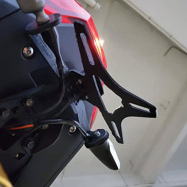 R&G TAIL TIDY (LP0302BK) - DRIVEN Canada's Powersports LP0302BK