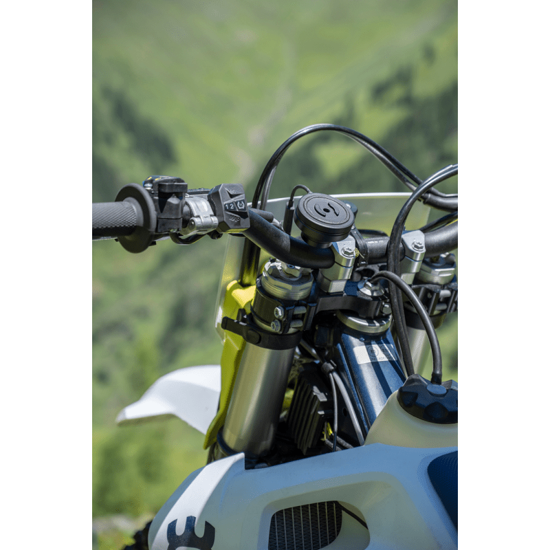 SP CONNECT ANTI VIBRATION MODULE SPC+ CHROME (52830) - DRIVEN Canada's Powersports 402801752830652830