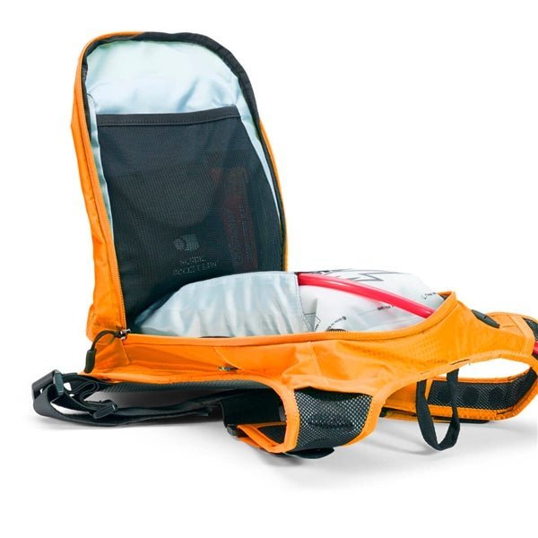 USWE Outlander Backpack 9L - DRIVEN Canada's Powersports 7794210700832091006