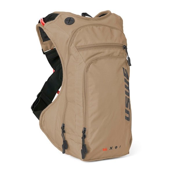 USWE OUTLANDER MOTO 9L HYDRATION PACK SAND (209077021) - DRIVEN Canada's Powersports 779422371684209077021